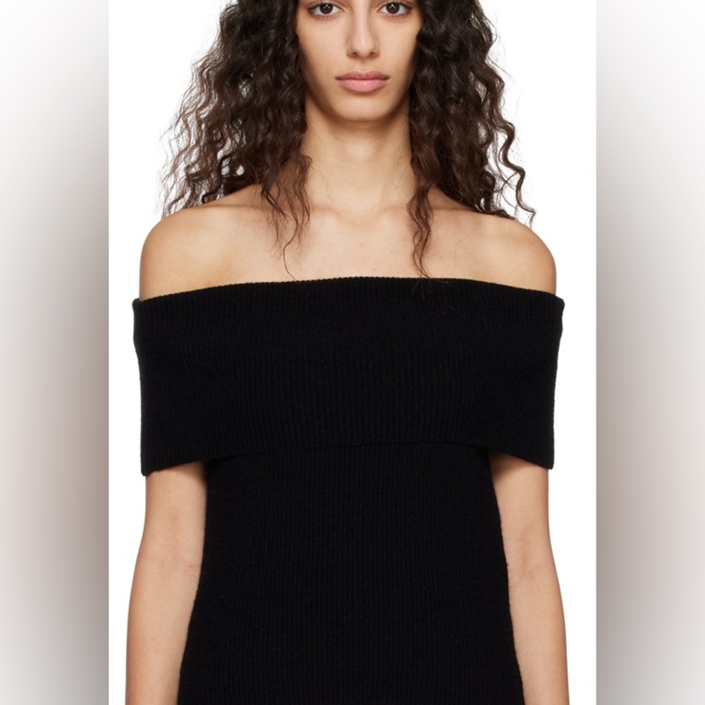 Knit off the shoulder sleeveless black sweater by Guess size XS